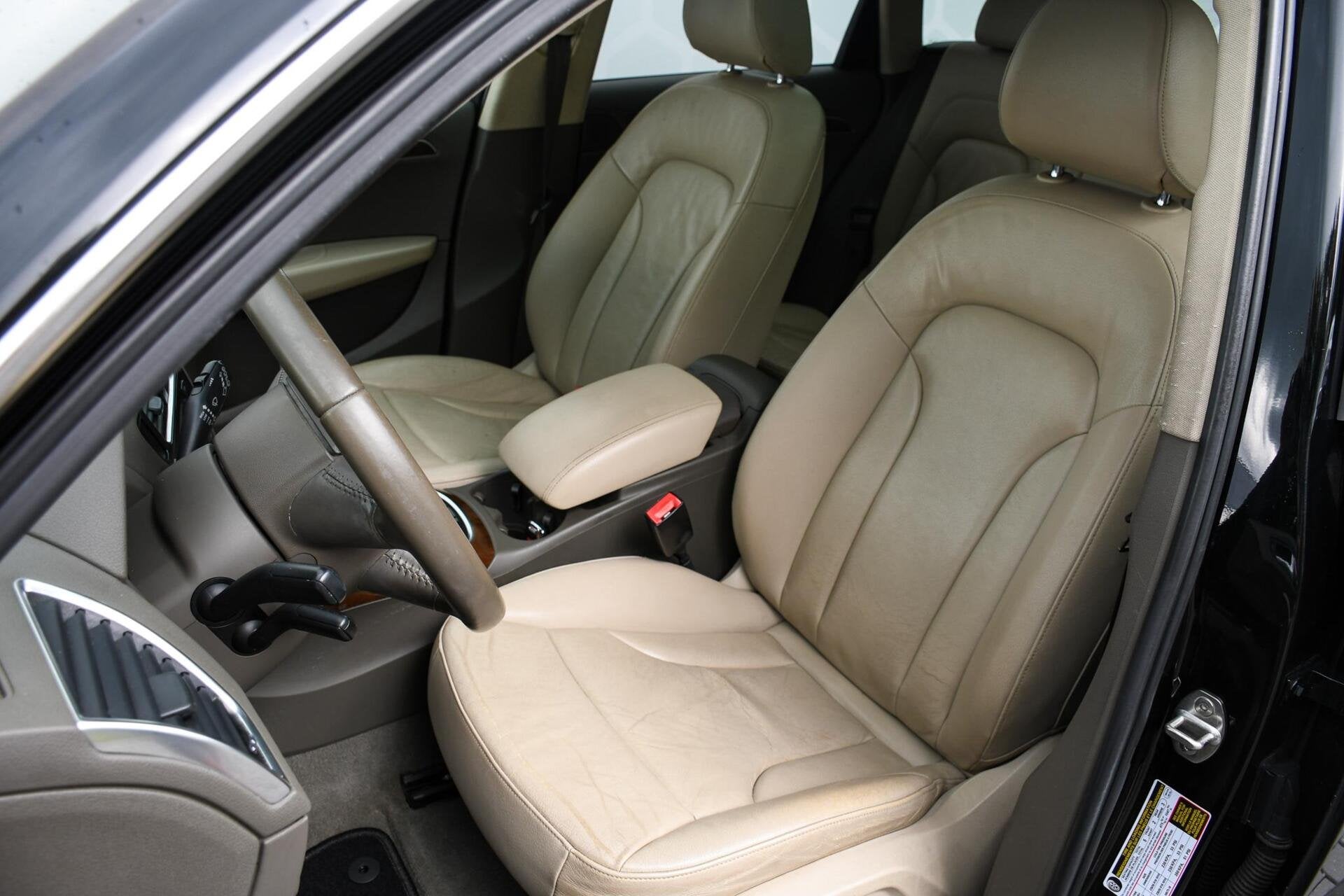Audi Q5 3.2 FSI quattro S-line Pano Trekhaak Camera Stoelver, Auto's, Audi, 1800 kg, Gebruikt, Beige, Zwart