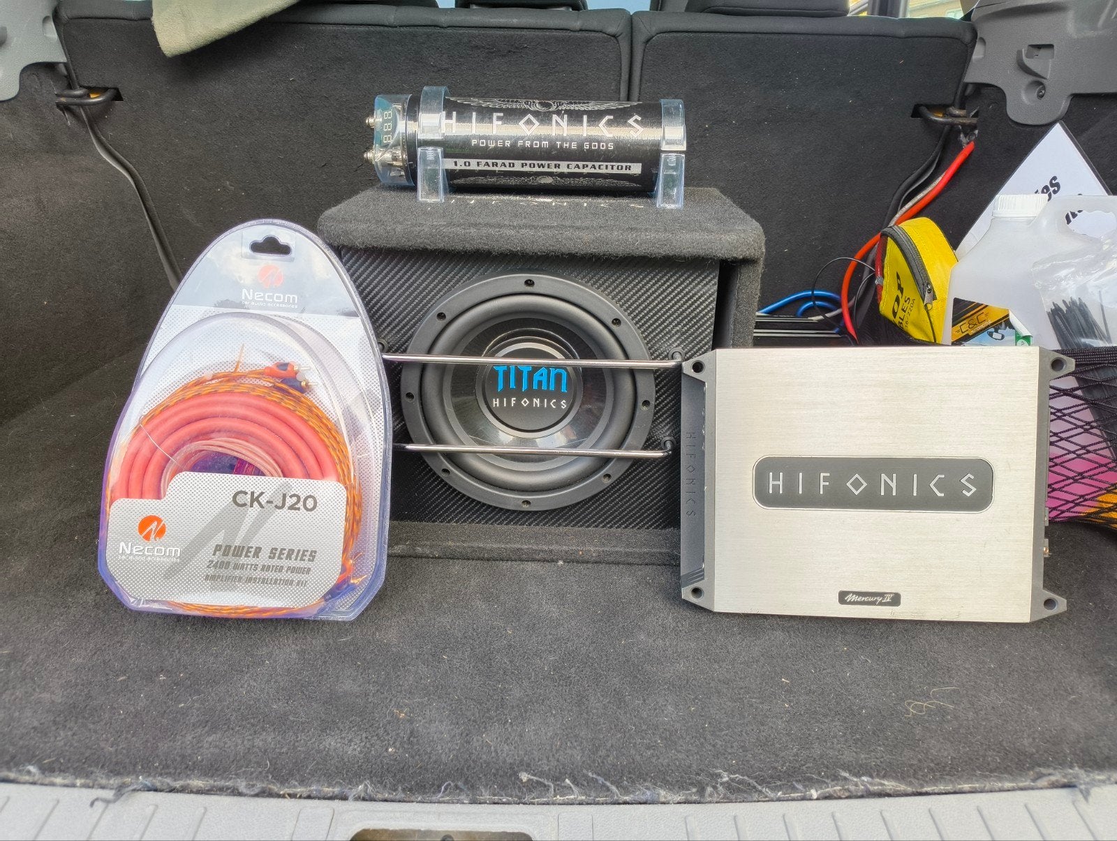 Complete Hifonics Subwoofer Set  + Kabelset, Ophalen, Gebruikt