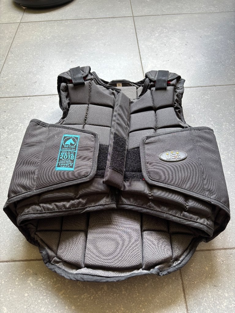 bodyprotector paardrijden kind, Ophalen, Zo goed als nieuw
