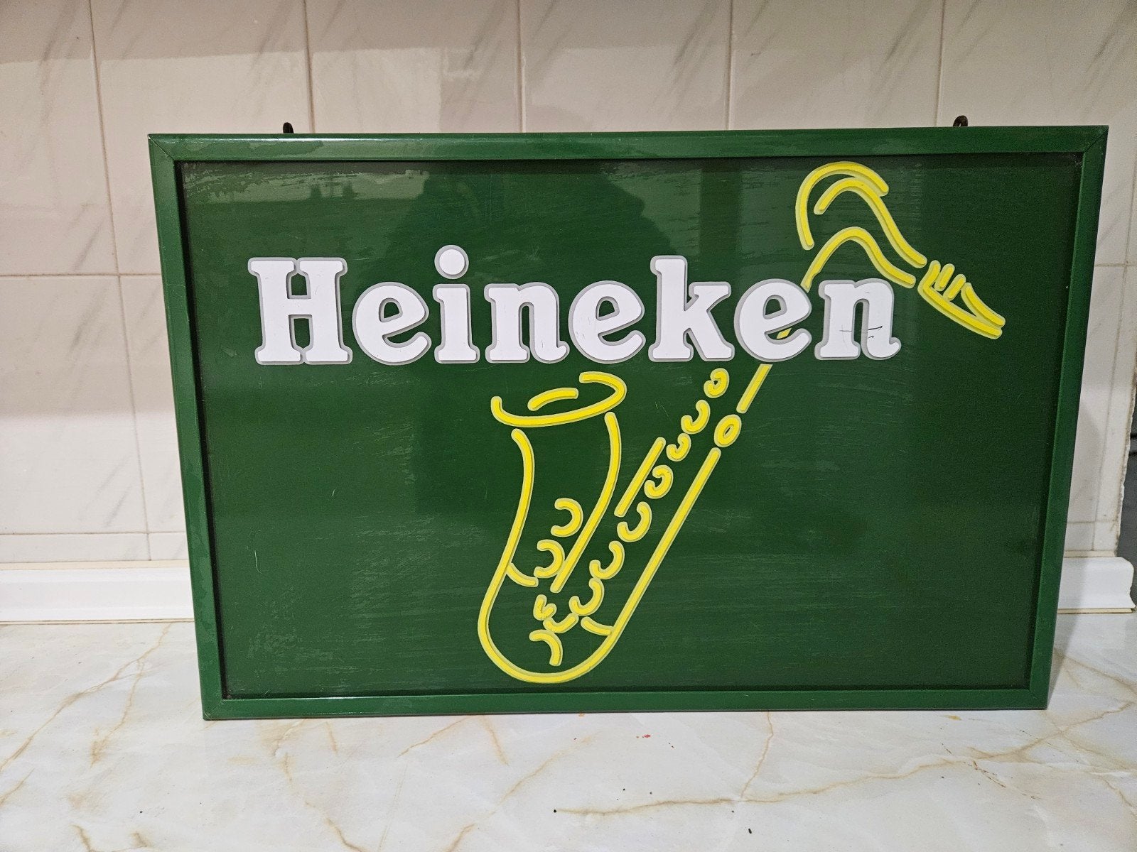 Heineken Lichtbak met Saxofoon Neon, Verzamelen, Merken en Reclamevoorwerpen, Ophalen of Verzenden, Gebruikt, Lichtbak of (neon) lamp