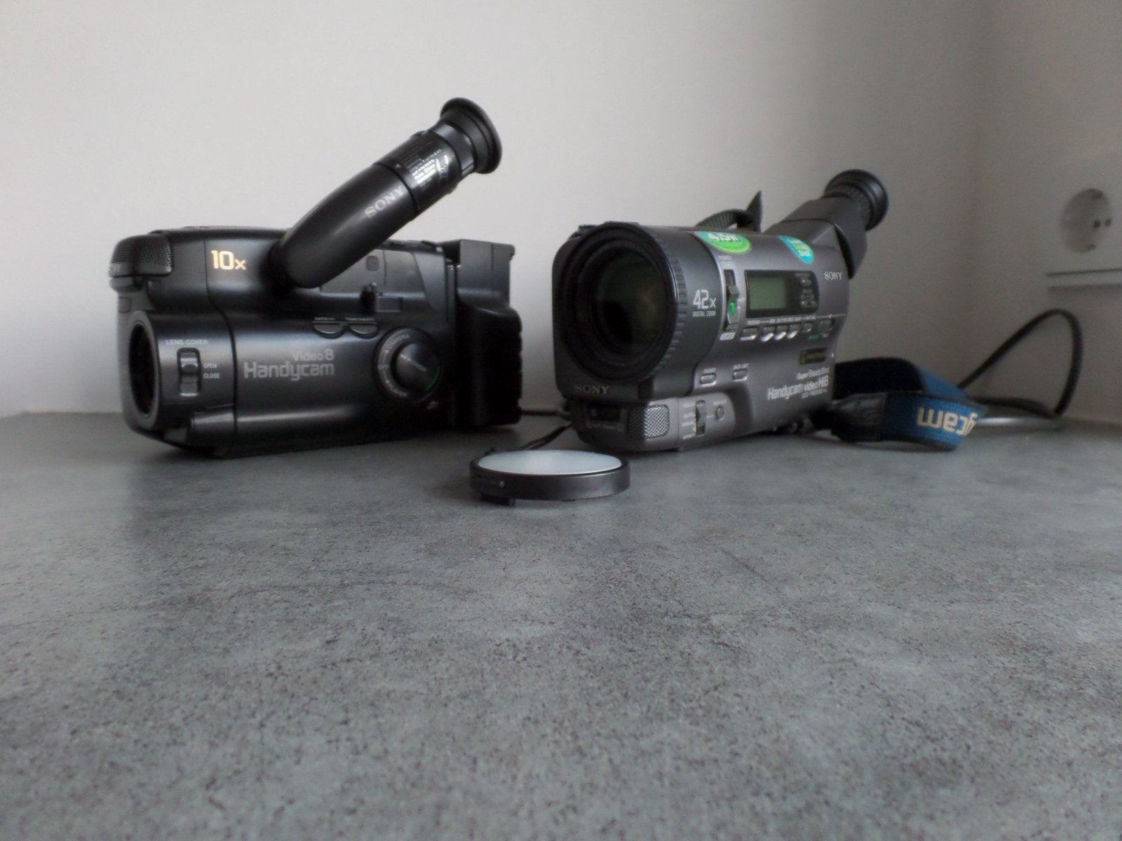 2x een Sony Handycam, werkend, Ophalen of Verzenden, Hi 8, Overige typen