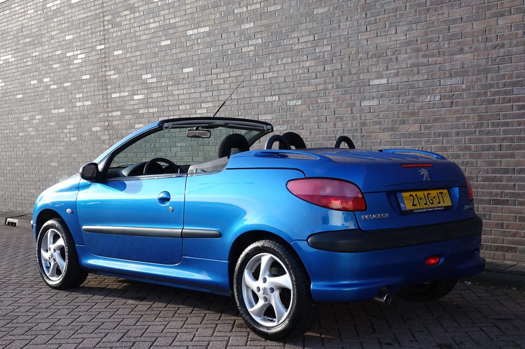 Peugeot 206 CC 1.6-16V, nieuwe koppeling en nieuwe APK bij a, Auto's, Voorwielaandrijving, Gebruikt, 4 cilinders, Cabriolet