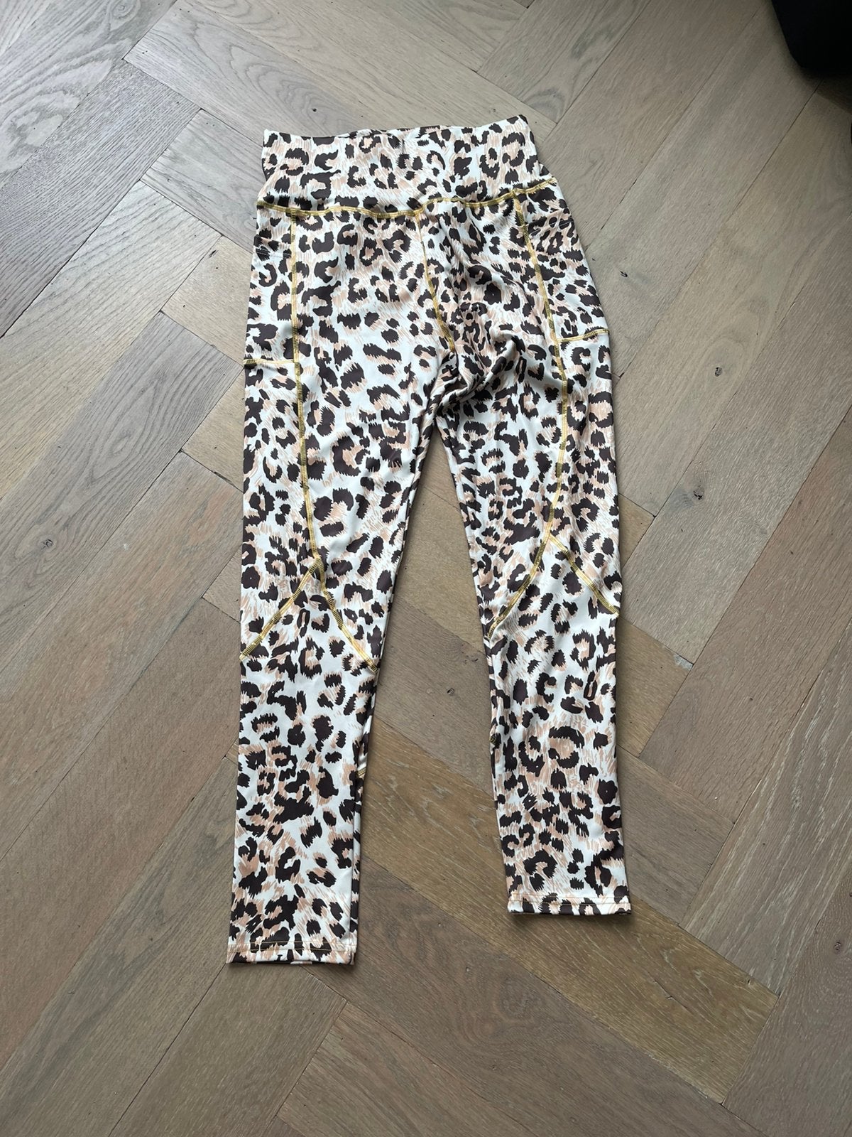 gewilde sportlegging leopard nieuw L, Kleding | Dames, Sportkleding, Ophalen of Verzenden, Nieuw, Maat 38/40 (M), Fitness of Aerobics