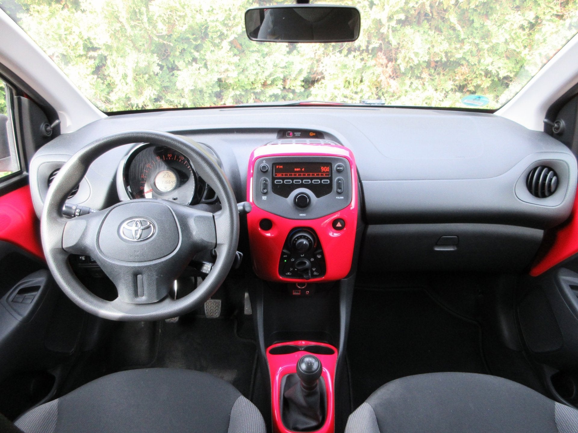 Toyota Aygo 1.0 VVT-i x-now 5-drs * Airco * Lm velgen *, Voorwielaandrijving, Stof, 4 stoelen, Origineel Nederlands