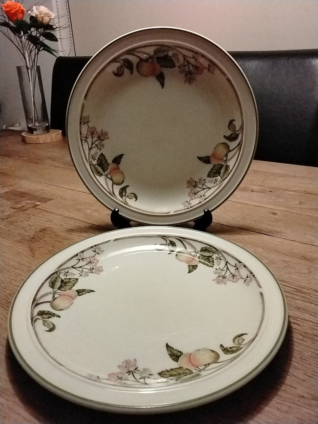2 dinnerborden Wedgwood Wild Apple, Ophalen of Verzenden
