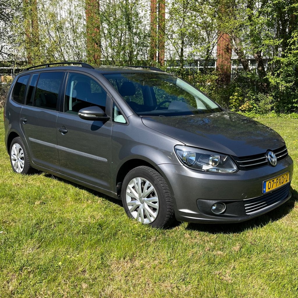 ✅ Volkswagen Touran 1.2 TSI Grijs 2011 Benzine 5-pers, Auto's, Euro 5, 4 cilinders, Origineel Nederlands, 75 €/maand
