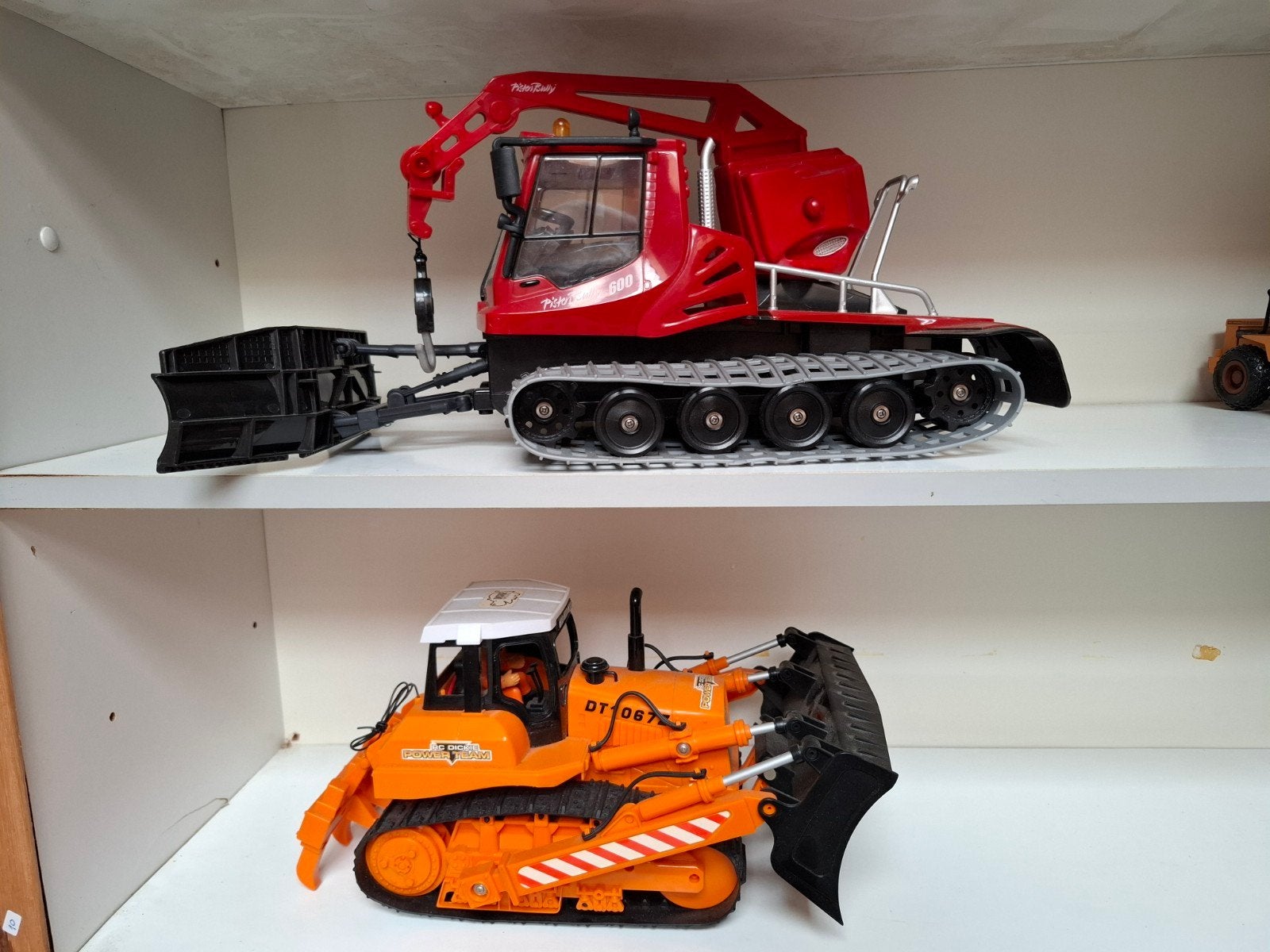 Graafmachines: Pistenbully en Bulldozer speelgoed, Ophalen of Verzenden