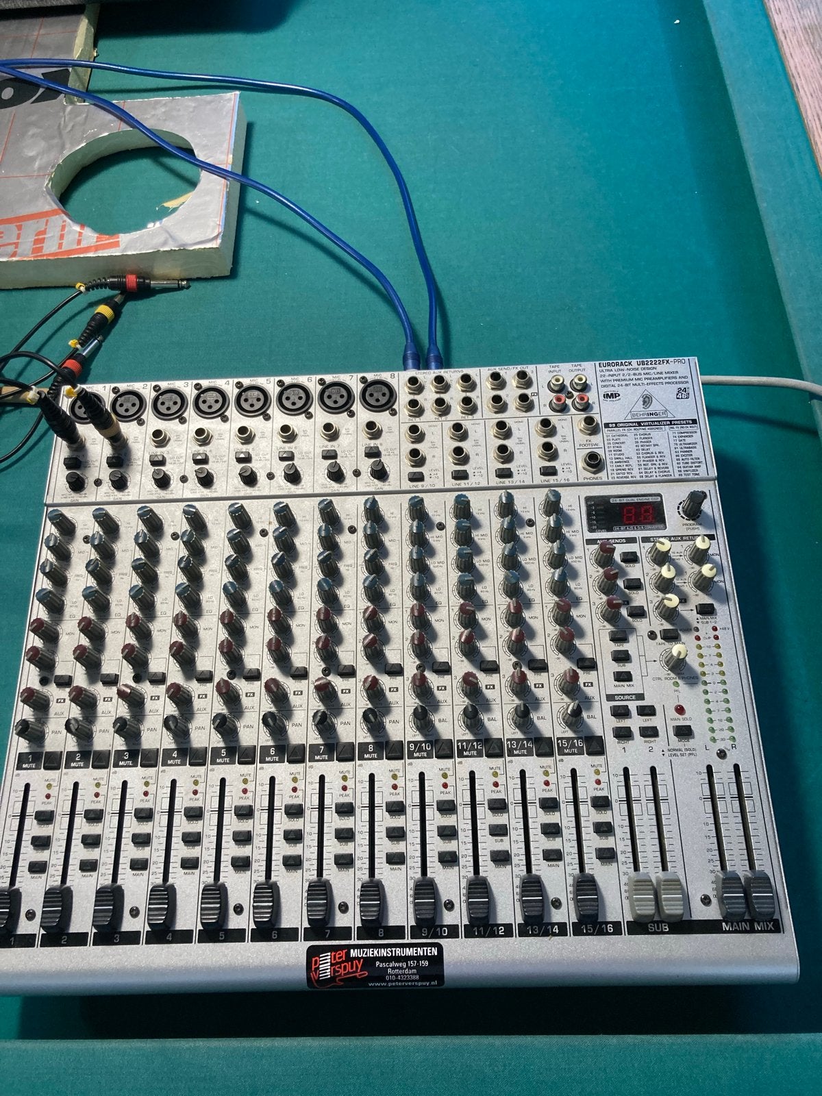 Behringer Eurorack UB2222FX-PRO Mengpaneel, Ophalen, Gebruikt, 10 tot 20 kanalen, Microfooningang
