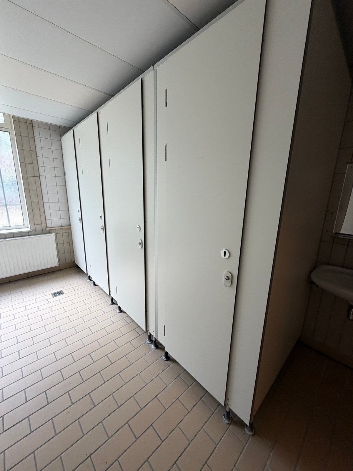 toilet / douche cabine kupan trespa, Minder dan 50 cm, Ophalen of Verzenden, Zo goed als nieuw, Minder dan 25 cm