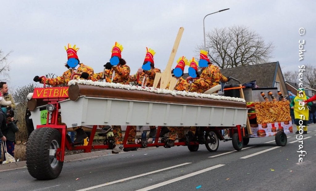 carnaval loopgroep, Ophalen, Zo goed als nieuw, Carnaval