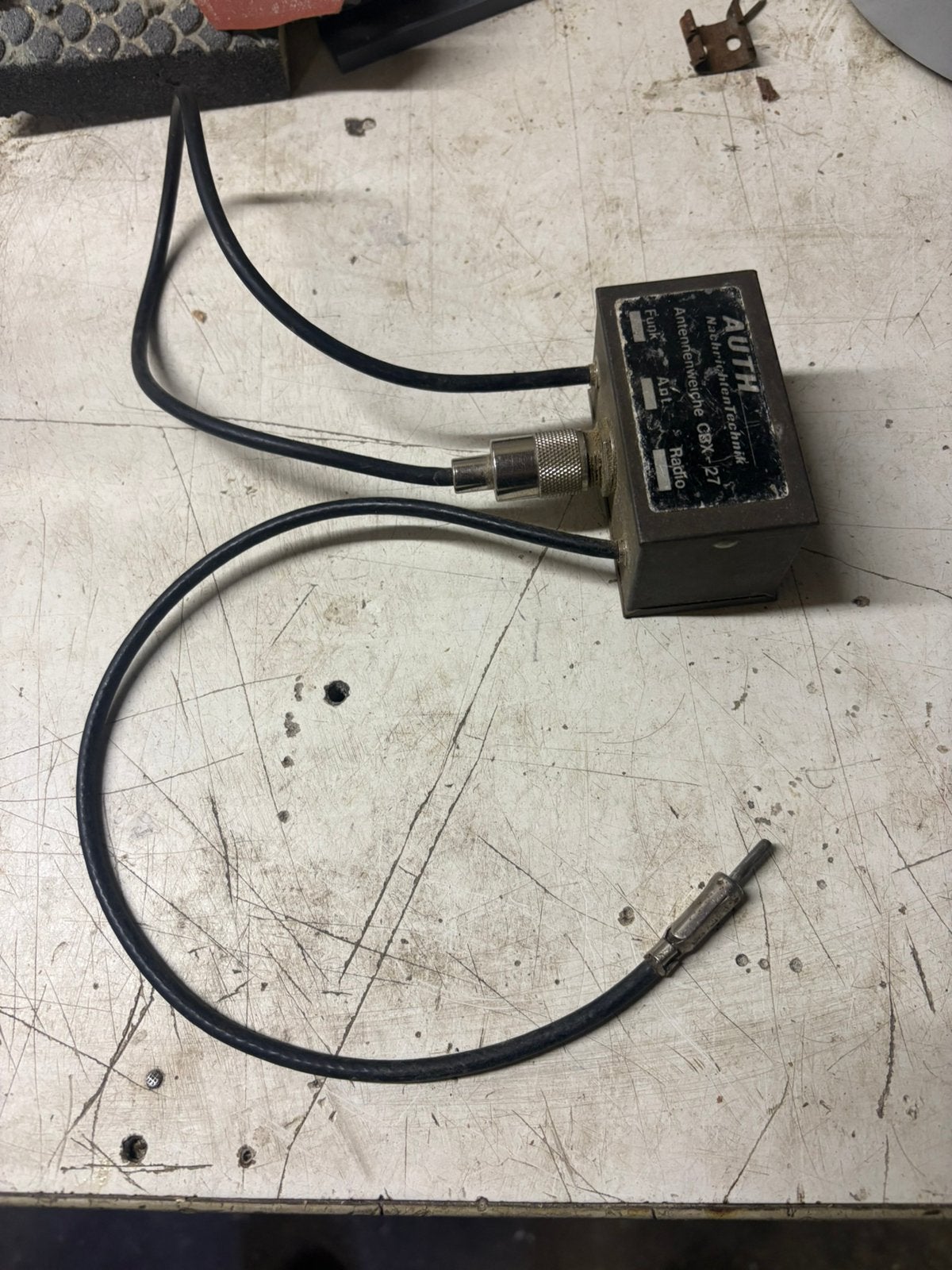 Splitter voor autoradio en 27 mc bak, Ophalen, Zo goed als nieuw