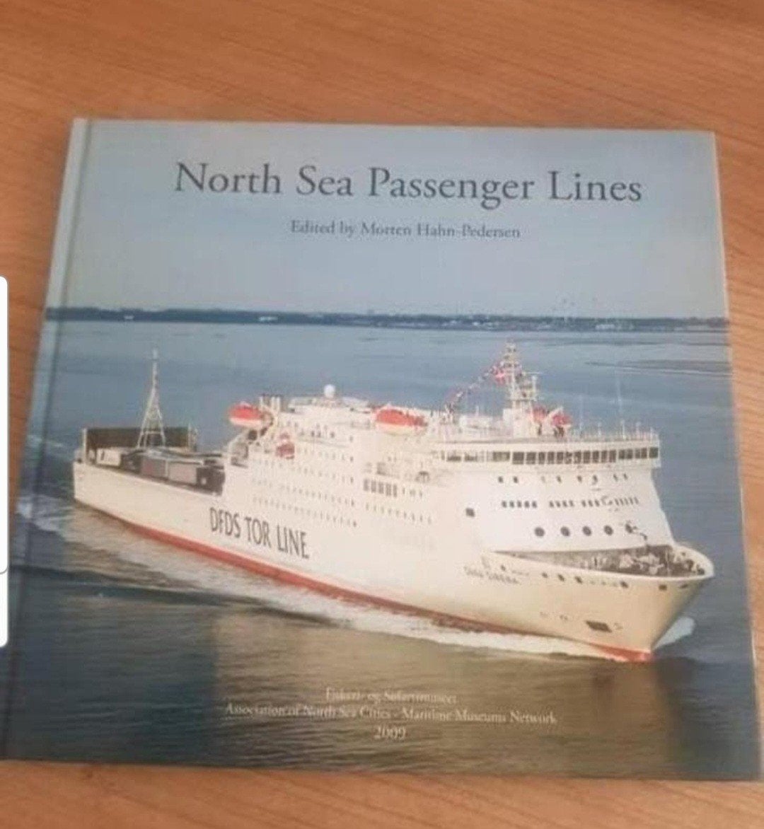 Boek north sea passenger line, Ophalen of Verzenden, Gelezen