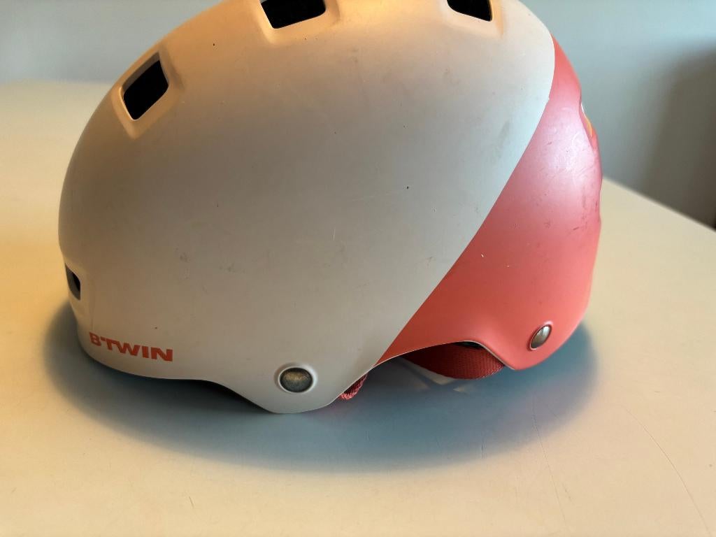 BTWIN Helm  xs dechatlon, Fietsen en Brommers, Fietsaccessoires | Fietshelmen, Gebruikt, Meisje, Decathlon, Ophalen