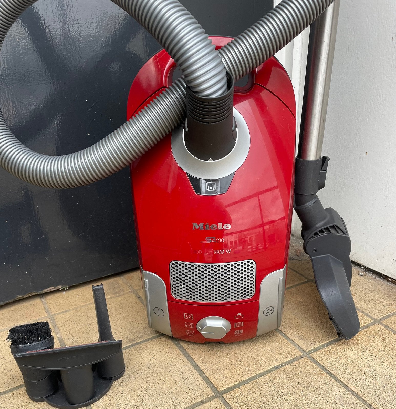 1800 watt Miele Stofzuiger, Miele, Stille werking, Ophalen, Stofzak