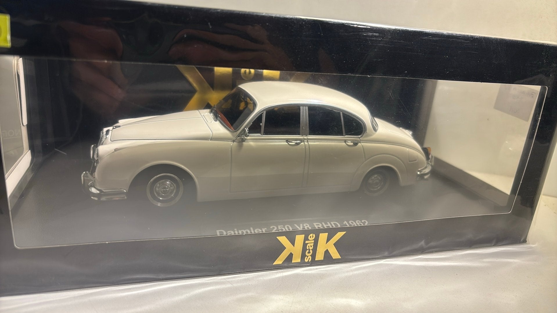 Daimler 250 v8 rhd 1962 kk-scale 1.18