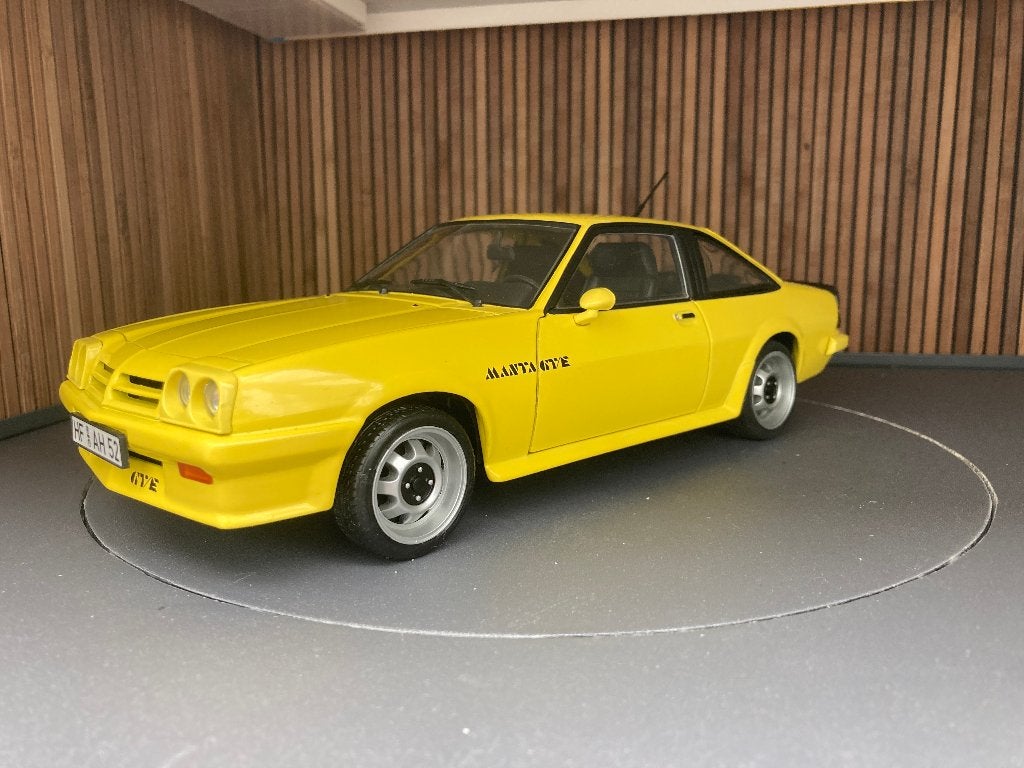 Opel Manta GT/E 1:18 Revell OVP Geel MJ, Hobby en Vrije tijd, Modelauto's | 1:18, Ophalen of Verzenden, Zo goed als nieuw, Auto