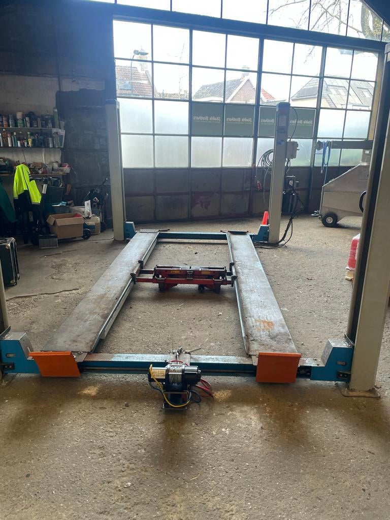 4 kolom hefbrug autobrug  3500 KG, Ophalen, Gebruikt, Elektrisch, Garagekrik