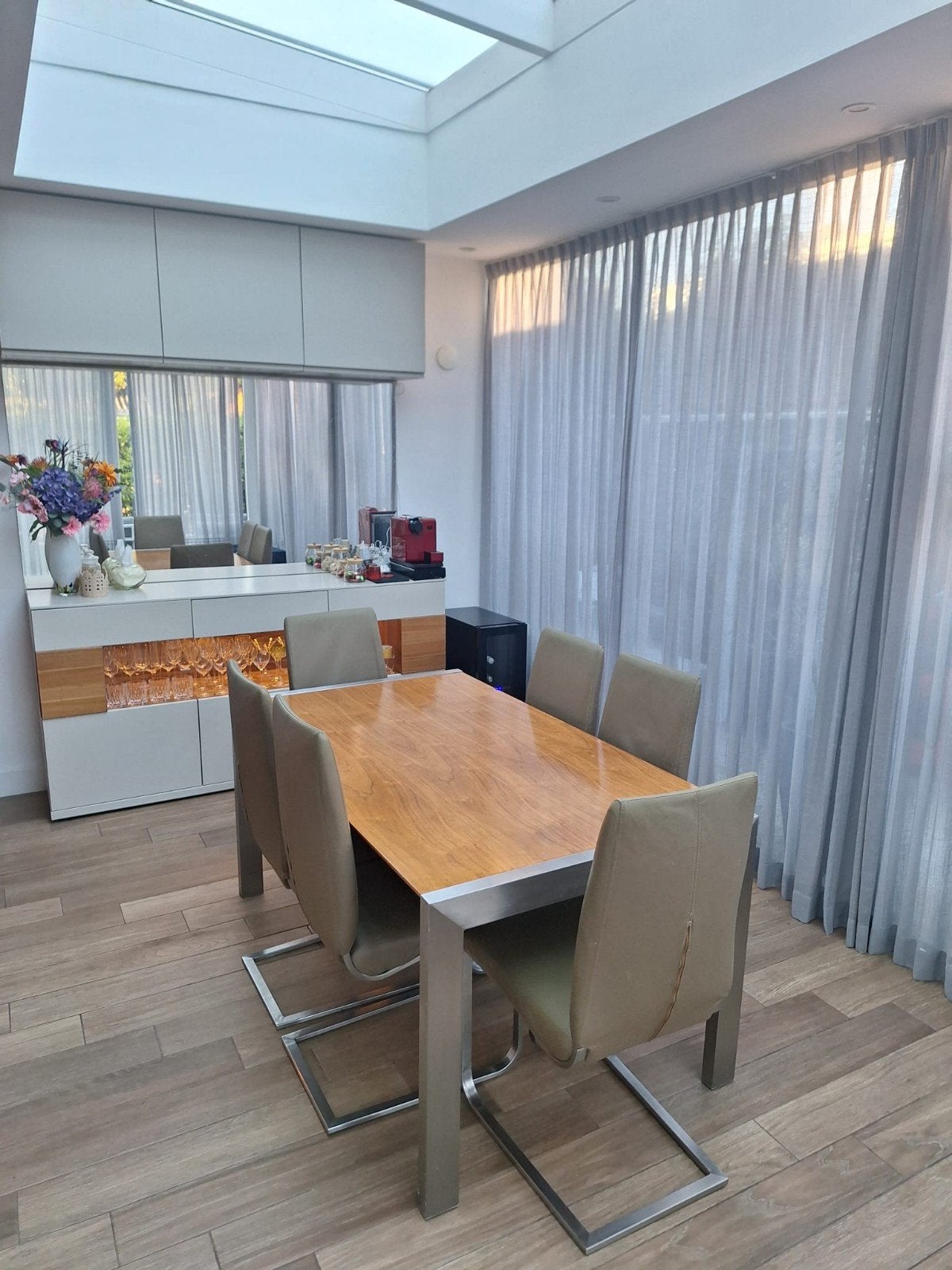 Uitschuifbare eettafel met 6 stoelen, Overige houtsoorten, Gebruikt, 150 tot 200 cm, Modern