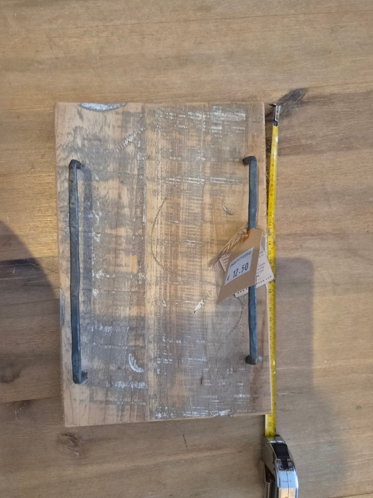 Rustieke houten serveerplank met metalen handvatten, Hout, Nieuw, Ophalen of Verzenden, Landelijk