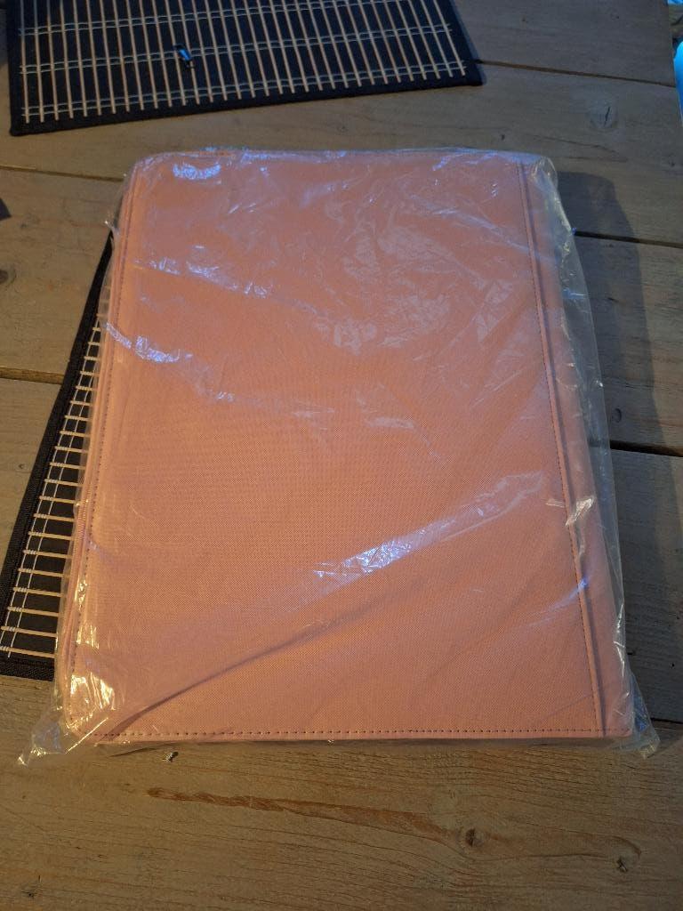 Pokemon Binder 1024 Kaarten - Roze - Gloednieuw, Ophalen of Verzenden, Nieuw, Meerdere kaarten, Foil