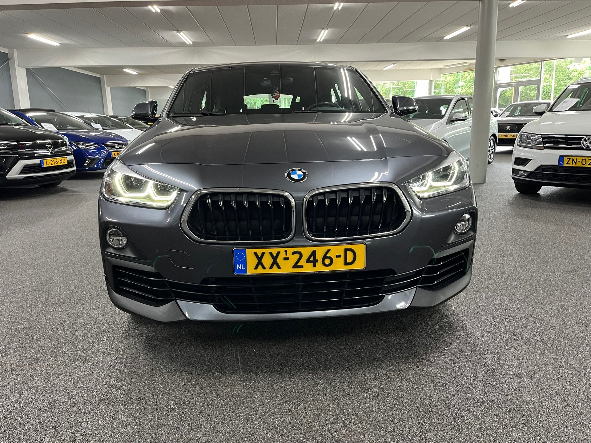 BMW X2 SDrive18i Executive / NL-auto / Navigatie, Dealer onderhouden, X2, Gebruikt, Euro 6