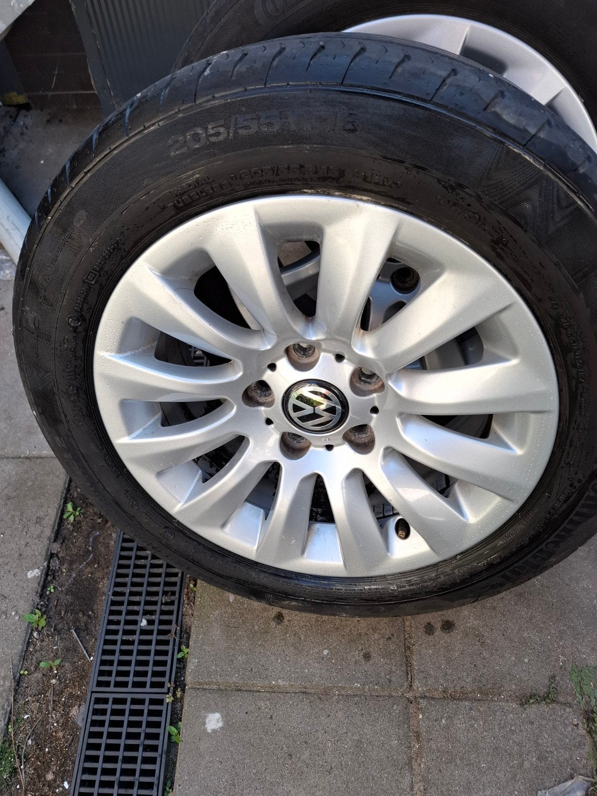 vw sportvelgen met zomerbanden, Auto-onderdelen, Banden en Velgen, Ophalen, Gebruikt, 16 inch, 205 mm