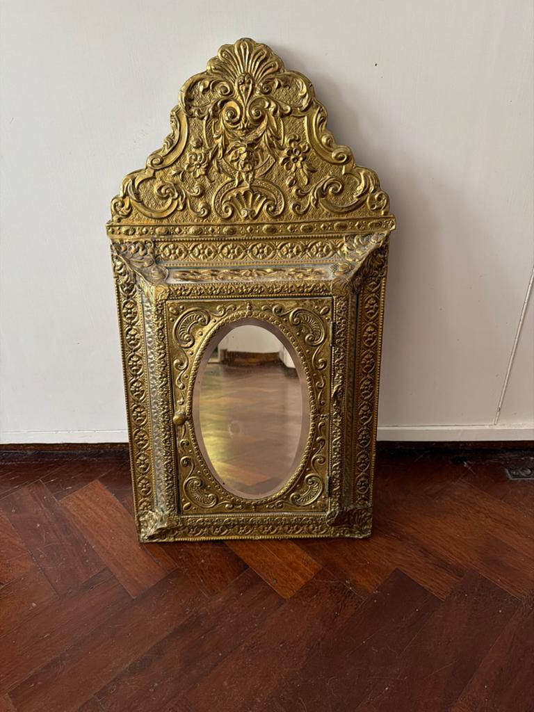 Antieke Gouden Spiegelkast met Ovaal Spiegeltje, Antiek en Kunst, Ophalen, Overige vormen, Minder dan 50 cm, Minder dan 100 cm