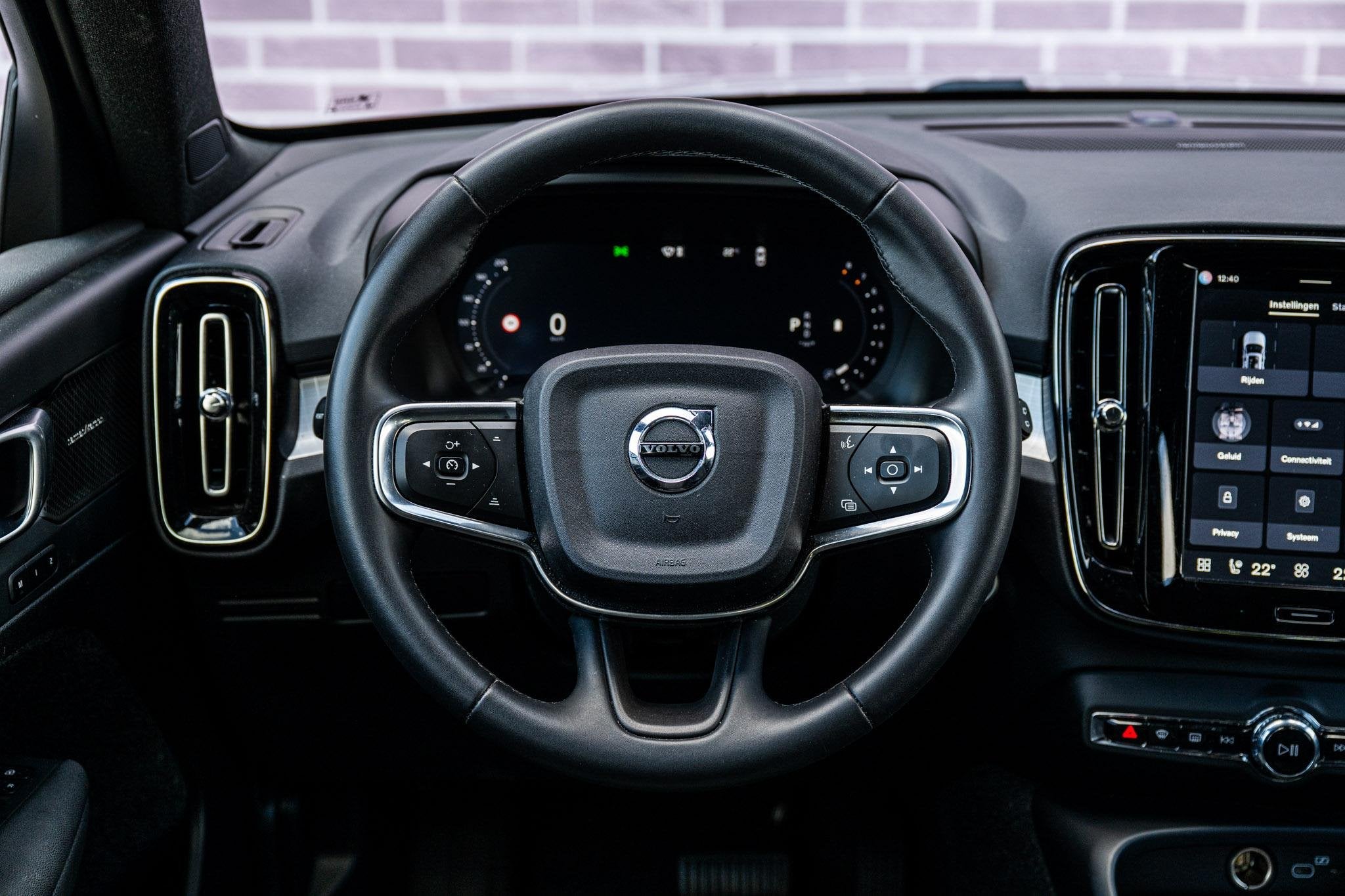 Volvo XC40 2.0 B4 Plus Dark | Trekhaak | Lichtmetalen Velgen, 12 maanden, Gebruikt, Euro 6, 4 cilinders