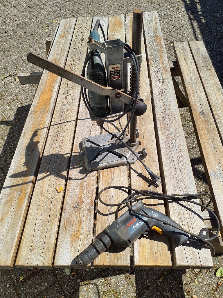 Skil boorstatief met bosch boormachine, Doe-het-zelf en Verbouw, Gereedschap | Boormachines, Ophalen, Gebruikt, 400 tot 600 watt