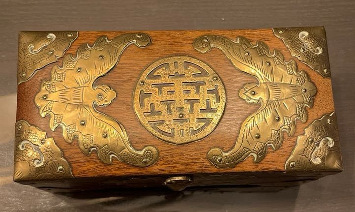 Antieke Chinese houten doos met messing beslag, Antiek en Kunst, Ophalen of Verzenden
