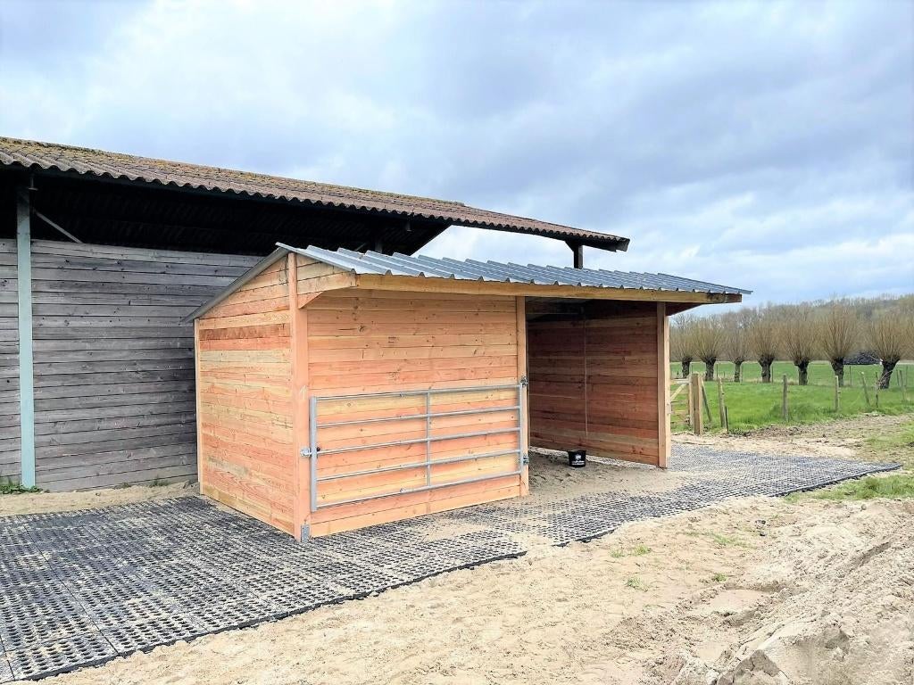 Maak je weide & paddock eindelijk moddervrij!, Stalling, 2 of 3 paarden of pony's