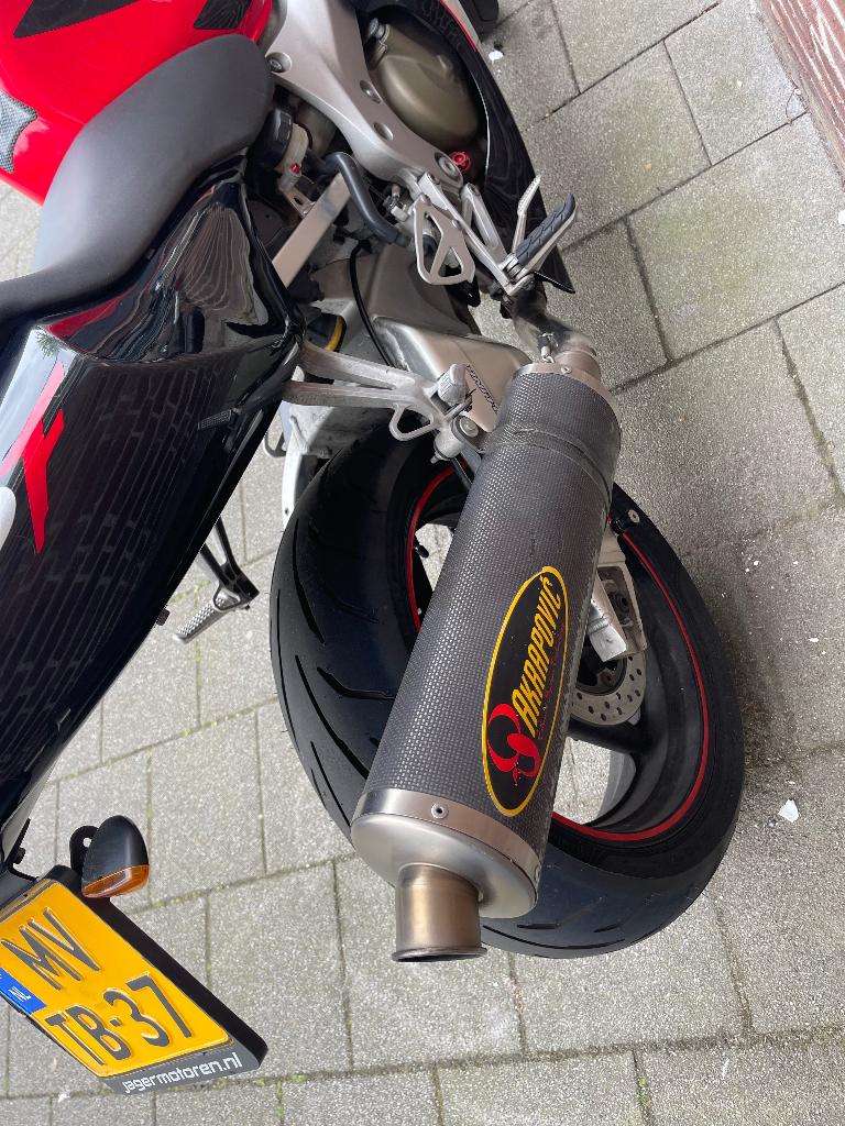 Honda CBR600f met akrapovic en superbike stuur, 4 cilinders, Motorrijbewijs A, Gebruikt, Meer dan 35 kW
