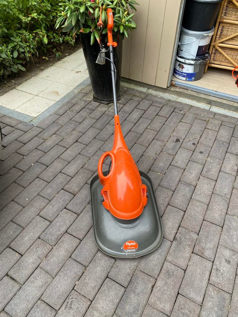 Flymo Minimo elektrische zweefmaaier nieuwe mesjes, Tuin en Terras, Grasmaaiers, Ophalen, Gebruikt, Elektrische grasmaaier, Minder dan 30 cm