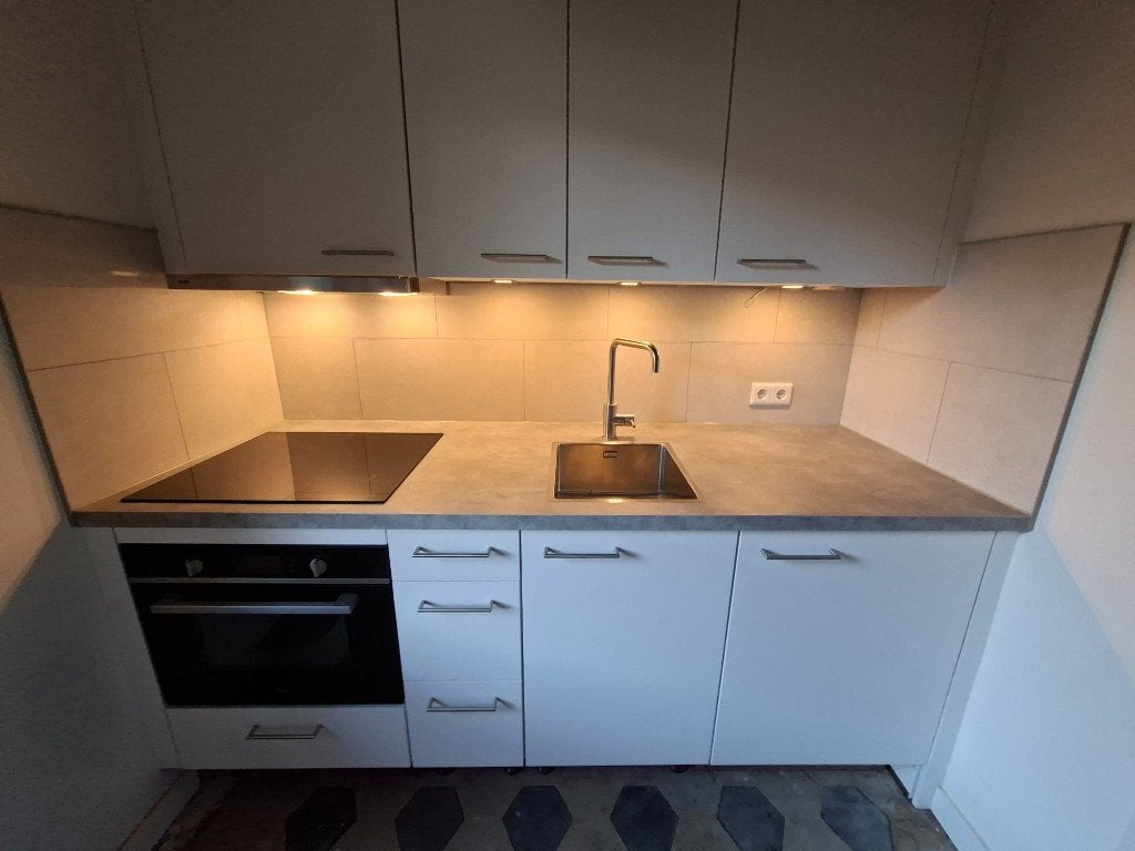 Complete keuken met Etna apparatuur, 2 jaar oud, Ophalen, Wit, Nieuw, Enkelwandige keuken