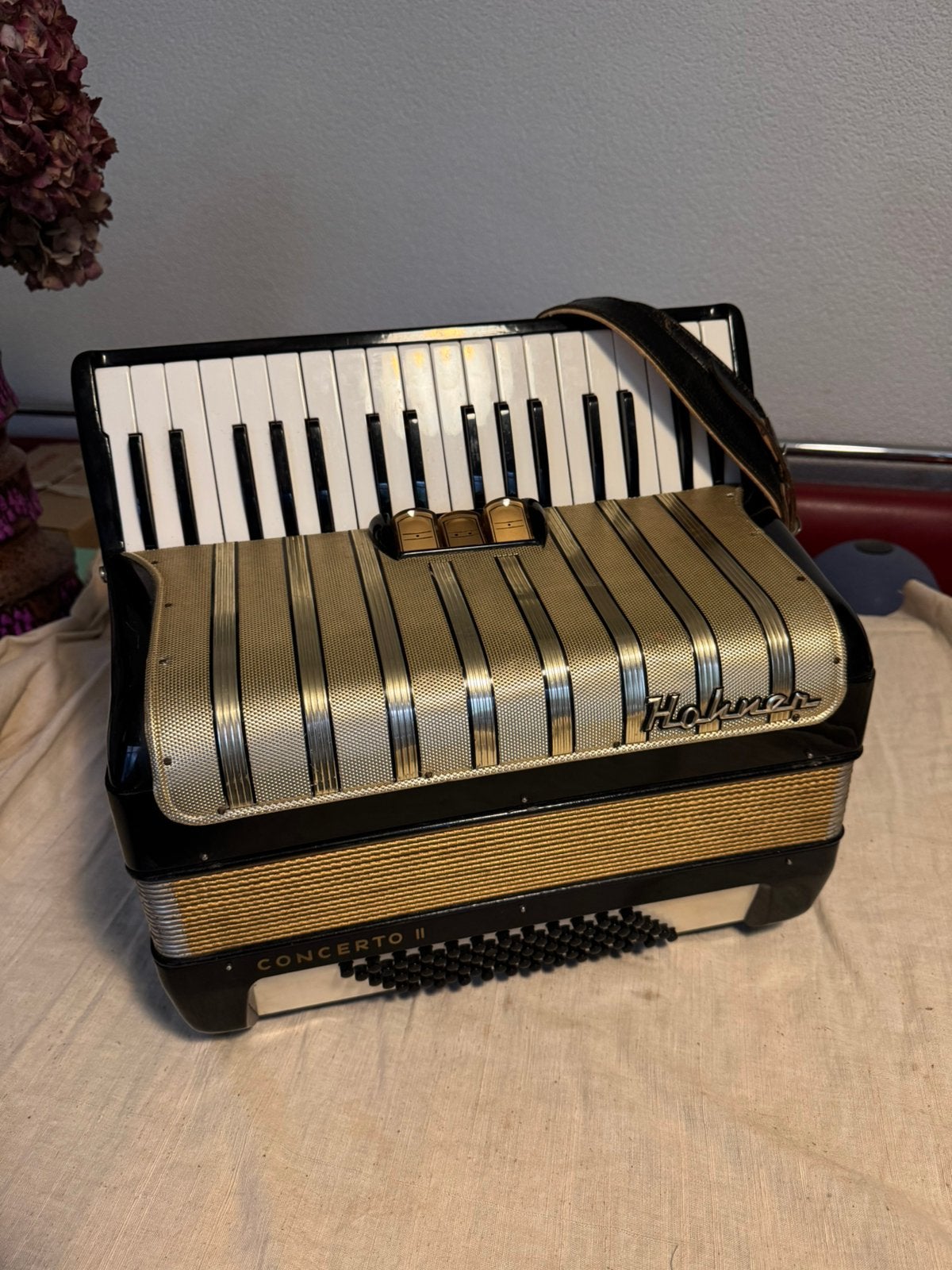 Hohner Concerto ll ,accordeon,72 bas, Gebruikt, 72-bas, Met koffer, Hohner