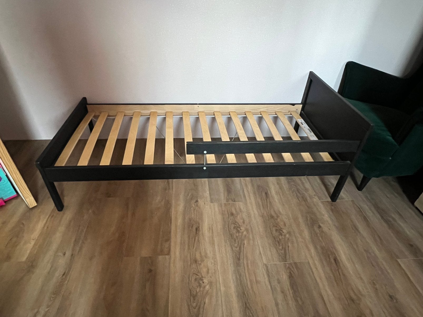 2x ikea kinderbed zwart zonder matrassen. 70x140, Ophalen, Zwart, 190 cm of minder, Zo goed als nieuw