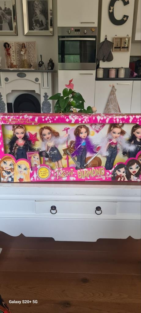 Diamondz Beautiful Series Vogue Girls Poppen, Ophalen of Verzenden, Nieuw, Overige typen