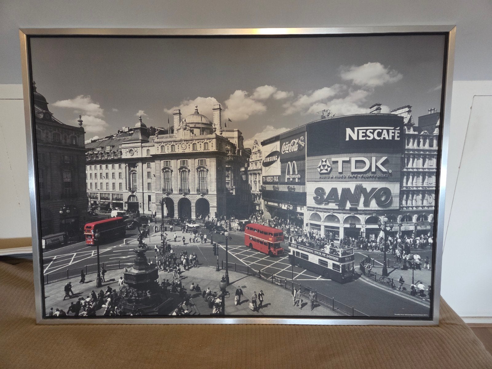 Ingelijste zwart-wit foto van Piccadilly Circus, Londen, Huis en Inrichting, Woonaccessoires | Schilderijen, Tekeningen en Foto's