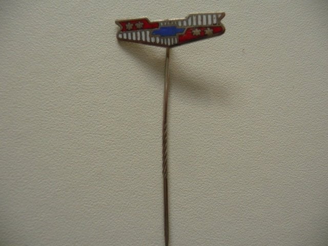 oud emaille speldje - CHEVROLET - automerk, Ophalen of Verzenden, Gebruikt, Merk, Speldje of Pin