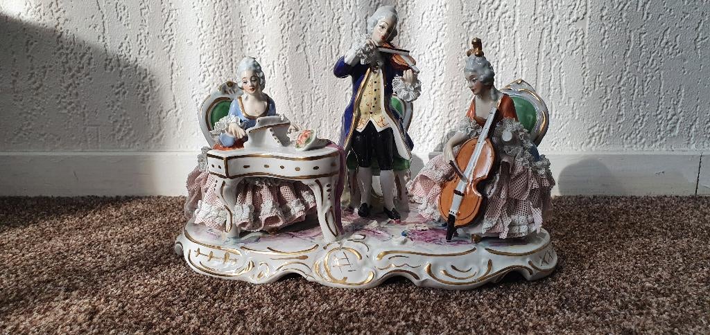 porselein beeld 3 muzikanten met schade zie foto`s, Antiek en Kunst, Ophalen of Verzenden