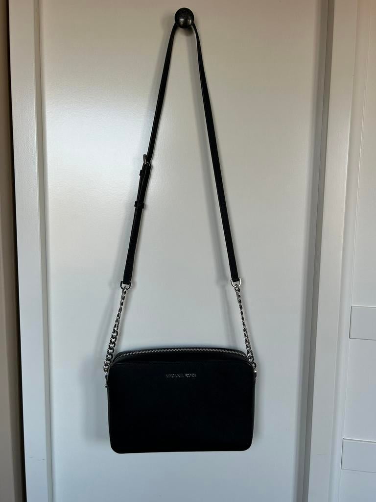 Michael Kors crossbody bag large zwart met zilveren details, Overige merken, Zwart, Ophalen of Verzenden, Zo goed als nieuw