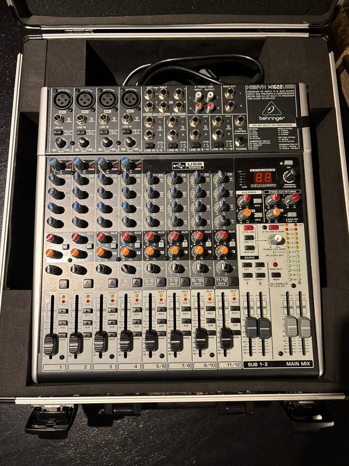Behringer Xenyx X1622USB Mixer met Flightcase, Ophalen of Verzenden, Zo goed als nieuw, 10 tot 20 kanalen, Microfooningang