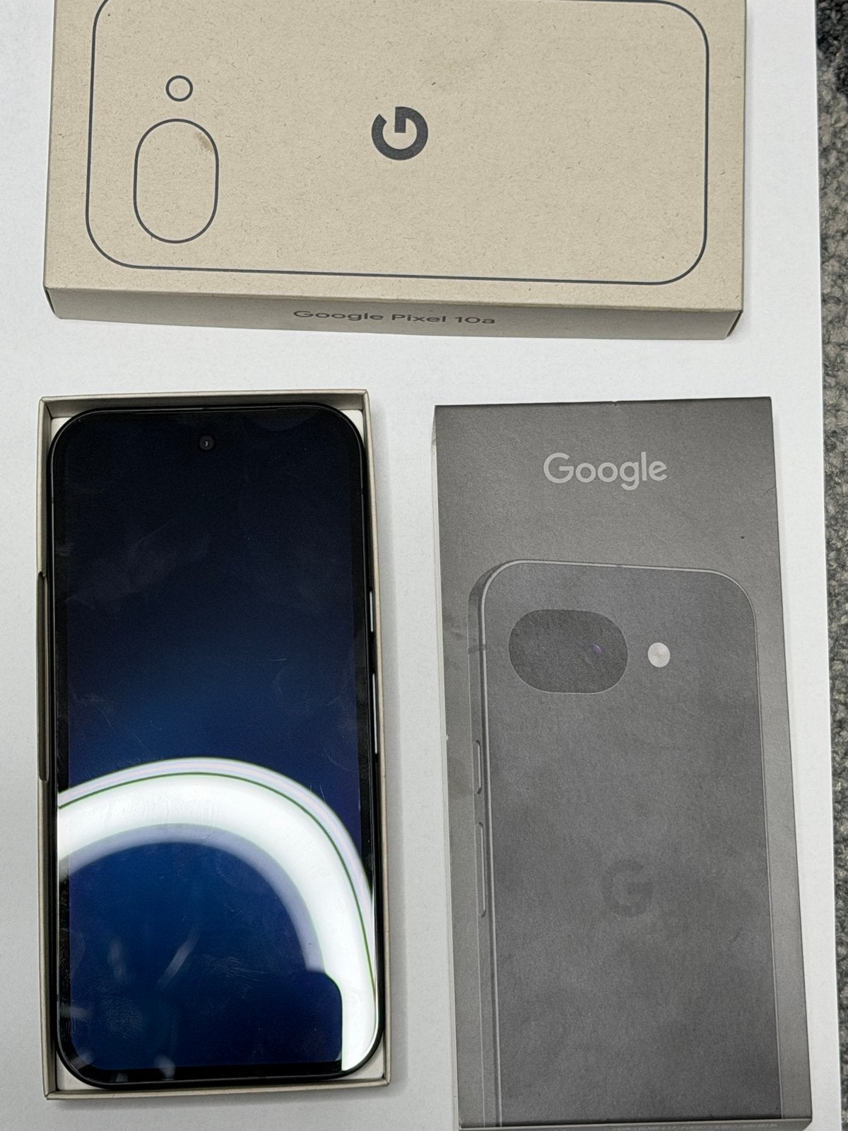 Foto 8 van Google Pixel 10a 128GB Obsidian - Zo goed als nieuw
