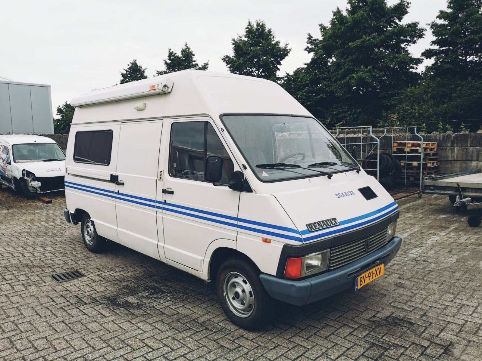 Renault trafic T428 - gezellig buscampertje te koop 🚐, Caravans en Kamperen, Campers, Overige merken, Buscamper of Camperbus
