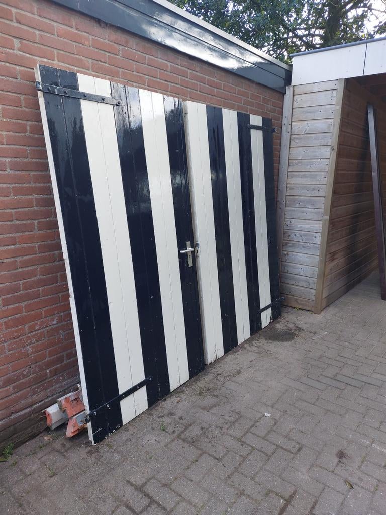 GRATIS....Gestreepte schuur deuren - groen/Wit, Gebruikt, Garagedeur, 200 tot 215 cm, Hout