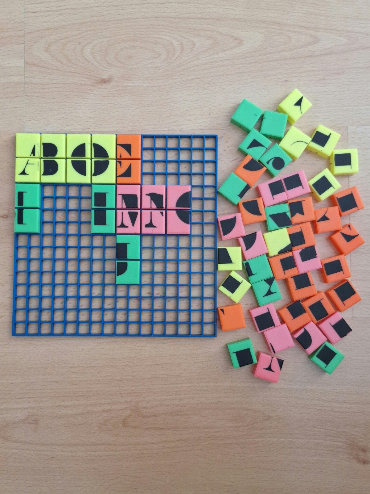 Uitdagende alfabet puzzel, Ophalen of Verzenden, Meer dan 50 stukjes, Zo goed als nieuw, 6 jaar of ouder