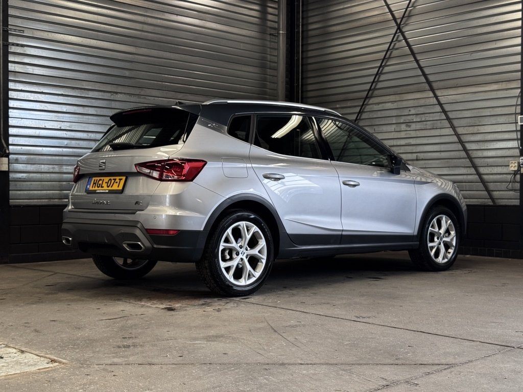 SEAT Arona FR | Carplay | Stoelverwarming | Cruise Controle, Auto's, Voorwielaandrijving, Gebruikt, Bedrijf, Handgeschakeld