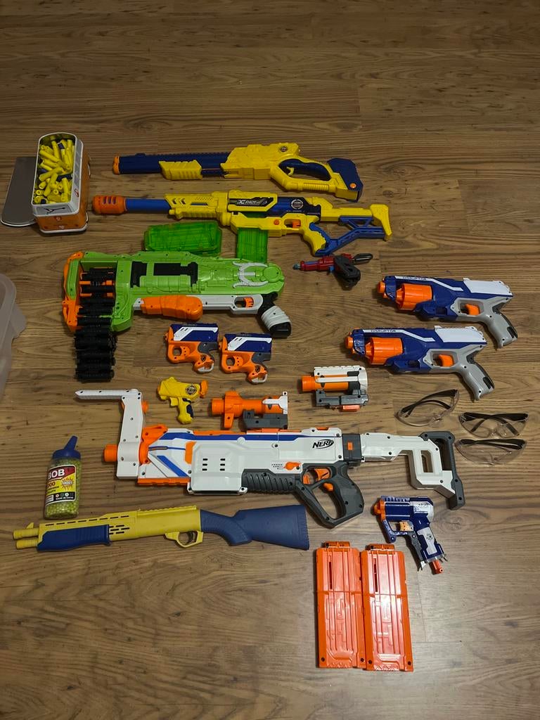Nerf pistolen, kijk beschrijving voor informatie !(moet weg), Ophalen, Gebruikt, Jongen of Meisje