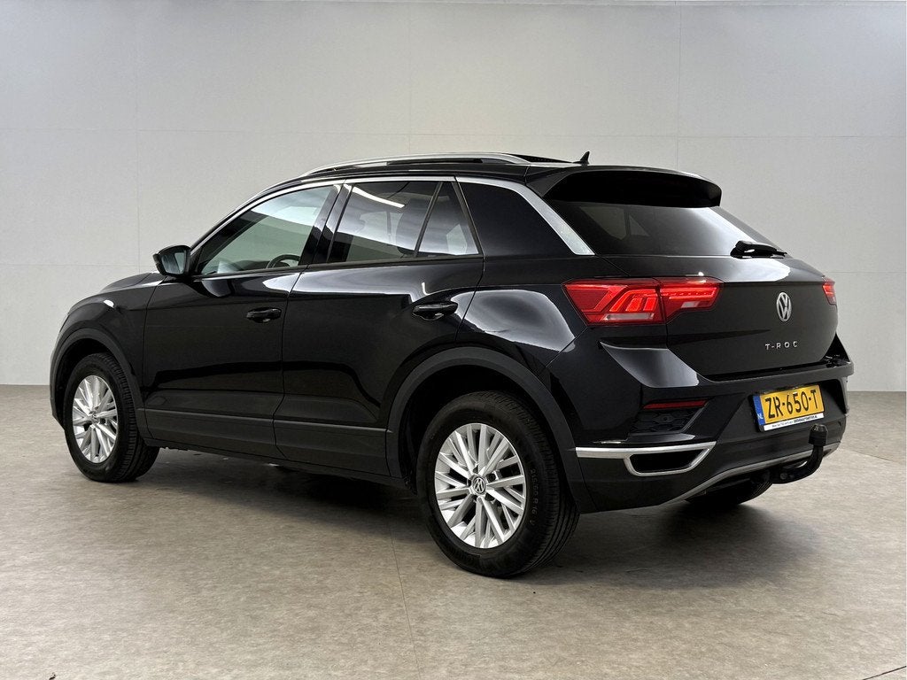 Volkswagen T-Roc 1.5 TSI Style Business | Pano | Carplay | T, Voorwielaandrijving, Stof, Euro 6, 4 cilinders