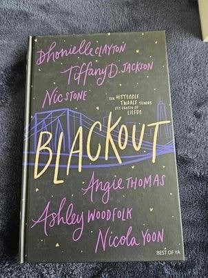 Nic Stone - Blackout, Ophalen of Verzenden, Zo goed als nieuw, Fictie, Nic Stone